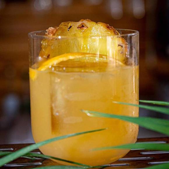 the-sailors-bar-02.jpg