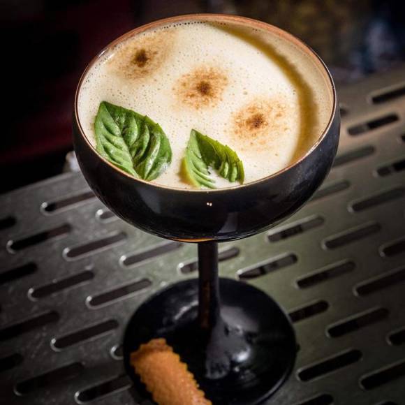 the-sailors-bar-05.jpg